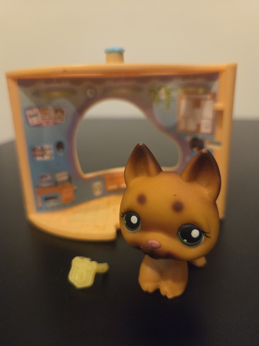 LPS Littlest Pet Shop German Shepard Dog #357 Pet Nook